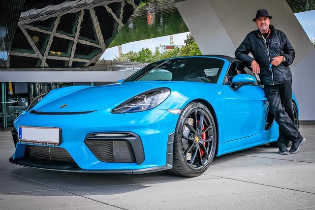 80-річний фанат Porsche придбав собі 80-й спорткар - фото 440321