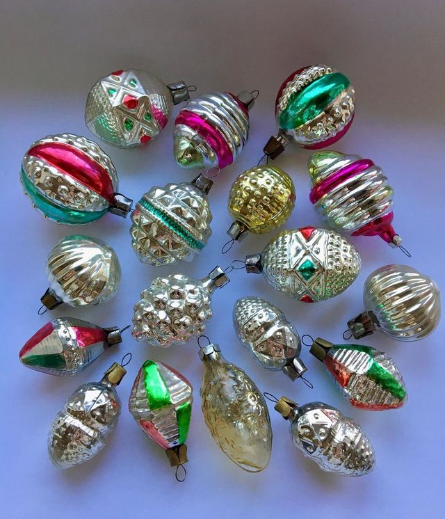 Порція ностальгії! Як виглядають ялинкові прикраси нашого дитинства - фото 440462