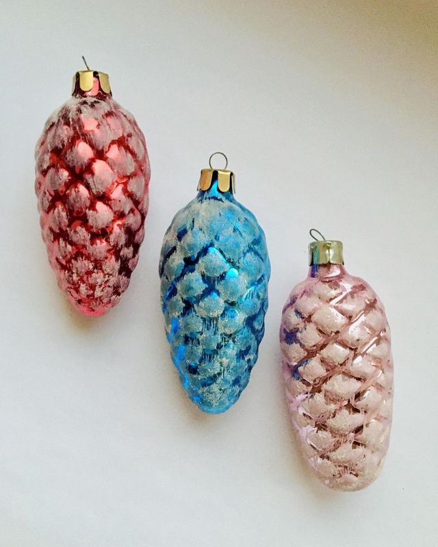 Порція ностальгії! Як виглядають ялинкові прикраси нашого дитинства - фото 440469