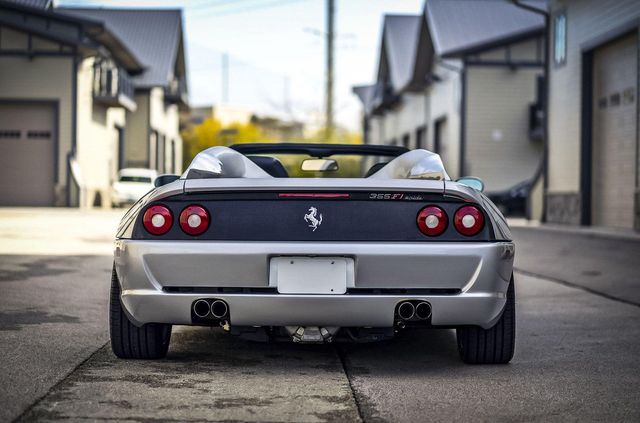 З молотка піде Ferrari Шакіла О'Ніла з надзвичайно просторим салоном - фото 440670