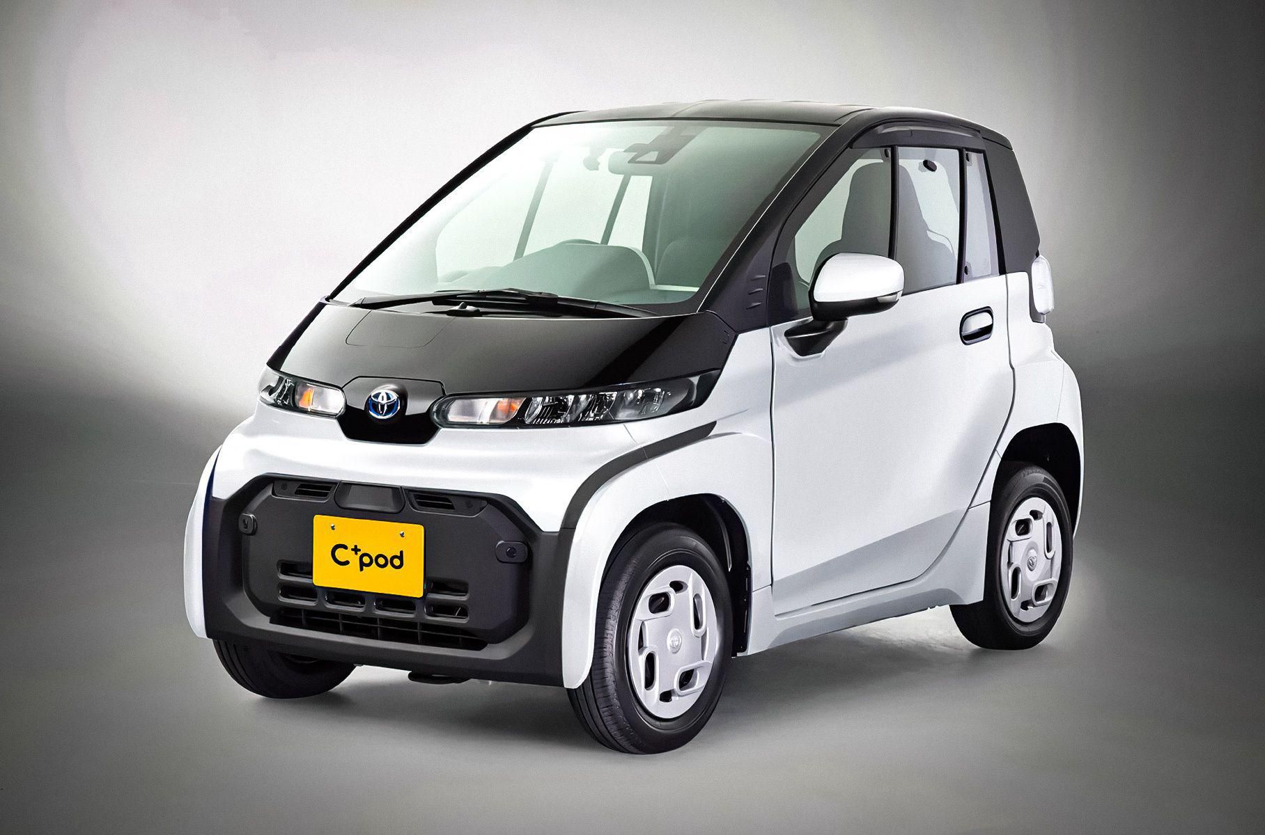 Toyota випустила крихітний електрокар: він менший за Smart