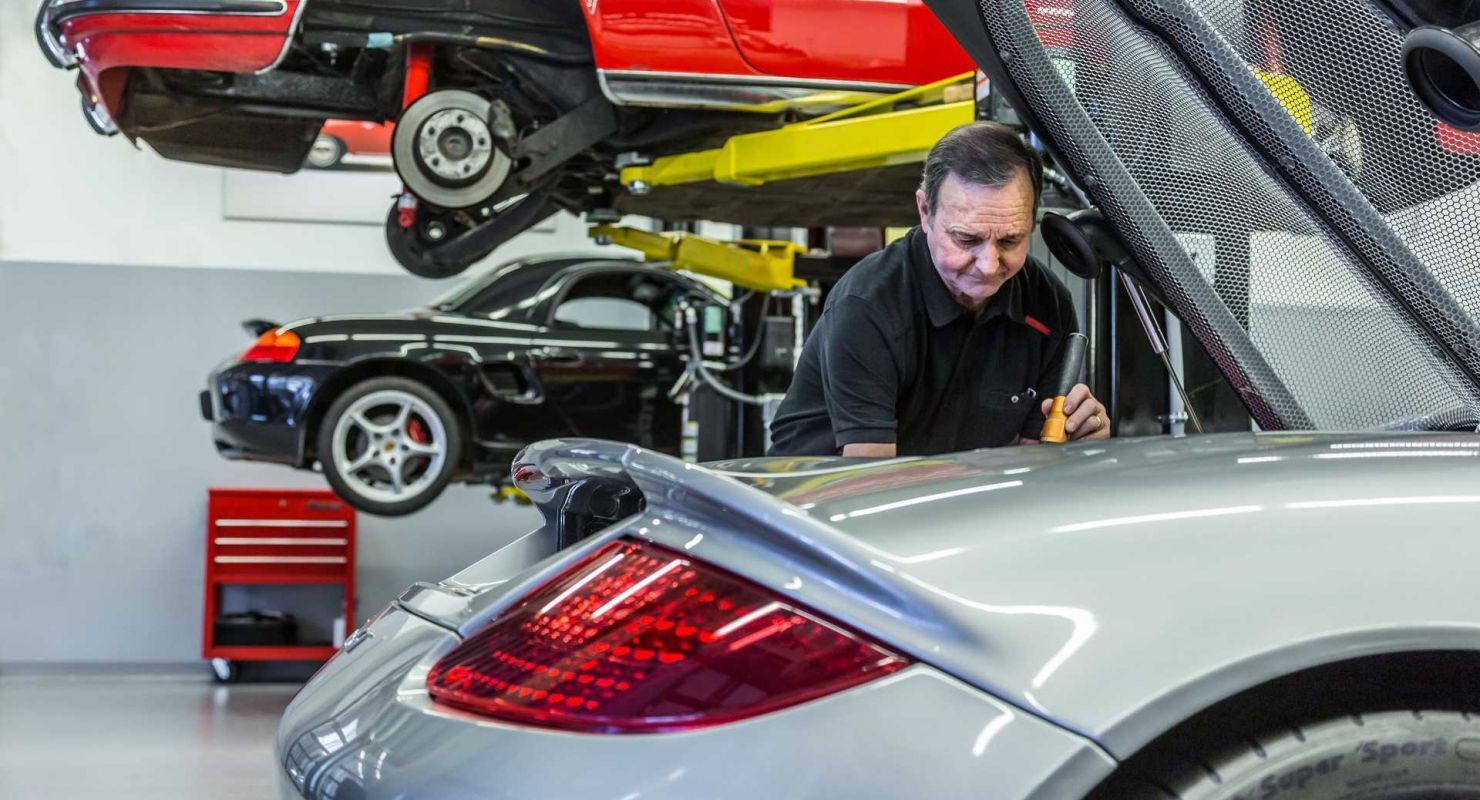 На цьому Porsche вчаться учні Академії післяпродажного обслуговування - фото 1