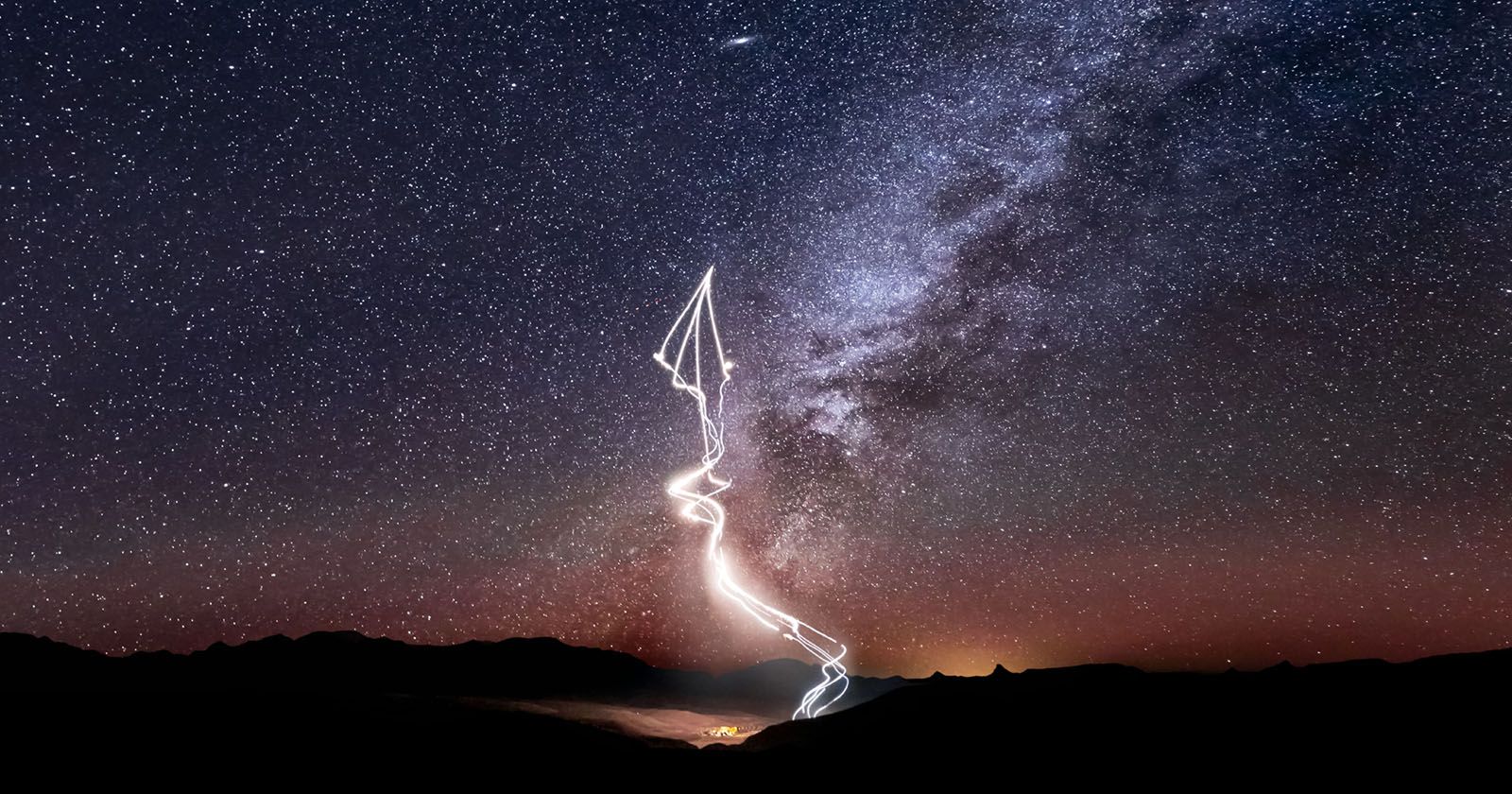 Команда парашутистів зробила малюнок у небі під час польоту: круте відео