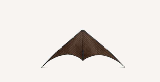 Louis Vuitton випустив повітряного змія з брендовими монограмами - фото 440912