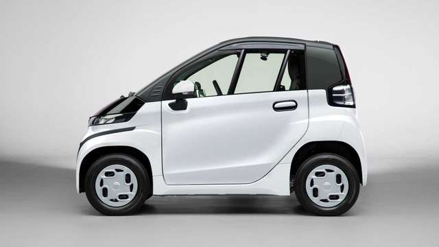 Toyota розпочала продаж компактного електрокара, який менший за Smart - фото 440925