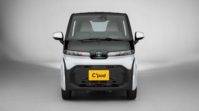 Toyota розпочала продаж компактного електрокара, який менший за Smart - фото 440930
