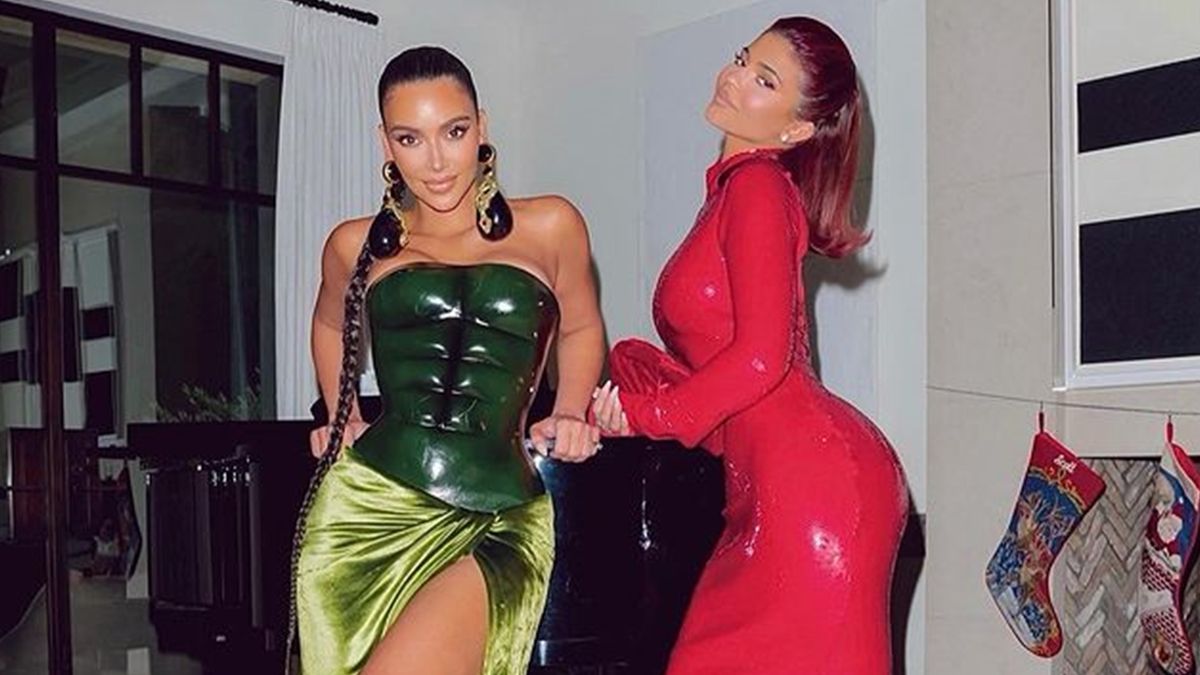 Халк зі сталевим пресом: Кім Кардашян шокувала мережу різдвяним нарядом