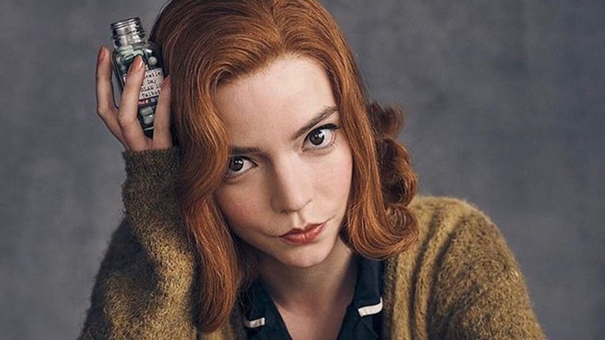 Зірка серіалу Ферзевий гамбіт знялася у рекламі аромату Viktor&Rolf в прозорому наряді