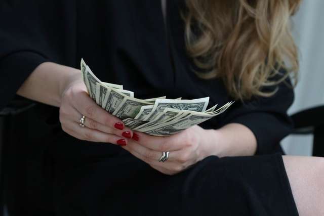 Курс долара 2021 в Україні: скільки буде коштувати валюта у новому році - фото 441165