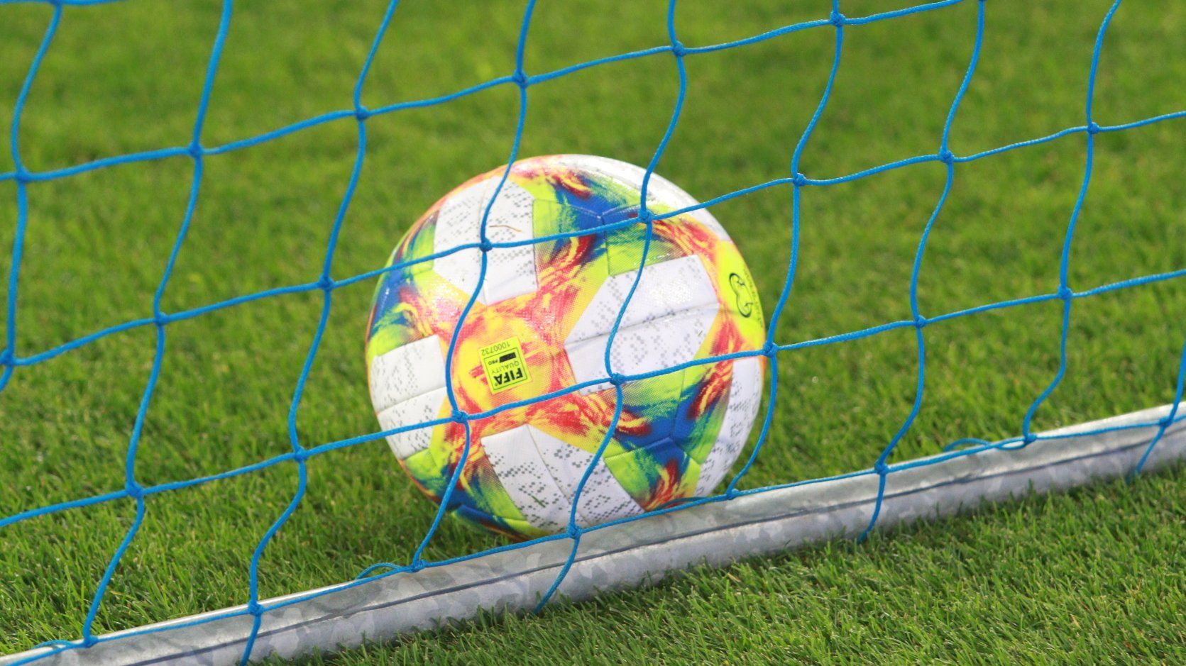 У матчі чемпіонату Англії з футболу був забитий найбезглуздіший автогол: епічне відео