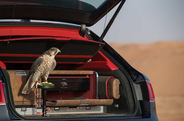 Не лише автомобілі: Bentley показала фірмові шпаківні та будиночки для кажанів - фото 441765