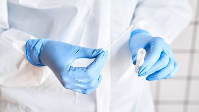 У США виявили людей, які збуджуються під час тесту на COVID-19 - фото 441894