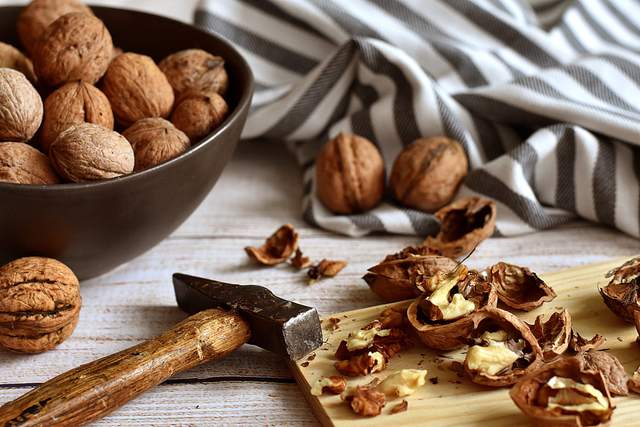 Три важливі причини, чому волоські горіхи варто їсти кожному - фото 442083