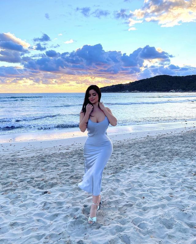 Розкута Демі Роуз захопила оголеним фото з ванної (18+) - фото 442103