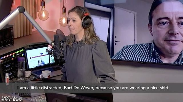 Мер з Бельгії випадково засвітився в ефірі без штанів: курйозні кадри - фото 442159