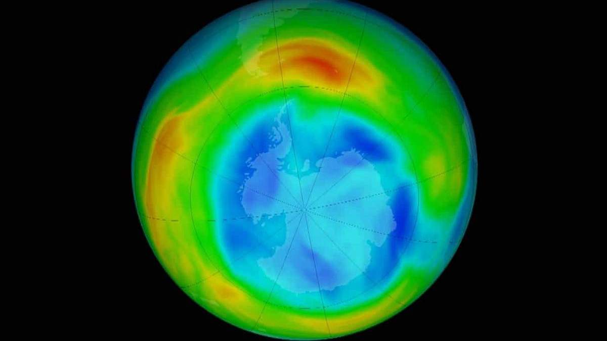 Над Антарктикою закрилася озонова діра-рекордсмен - фото 1