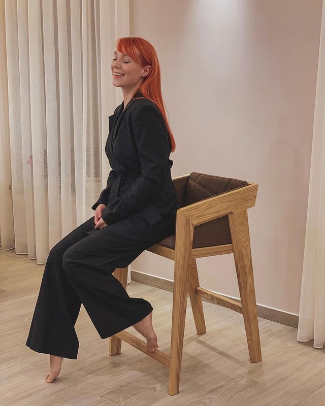 Світлана Тарабарова позує у наймоднішому костюмі сезону - фото 442535