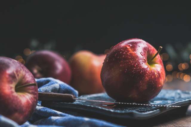 Чому корисно їсти щодня по одному яблуку - фото 442594
