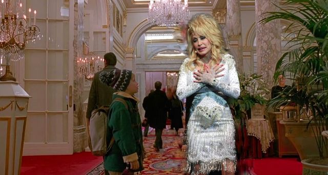 Користувачі мережі вирізали персонажа Трампа зі сцени у Сам удома 2 - фото 442661