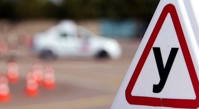 У Великобританії горе-водій здав теорію водіння зі 158 спроби - фото 442692