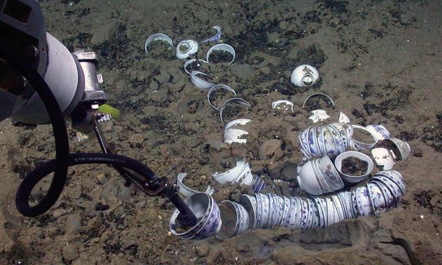 У Середземному морі виявили затонулий корабель зі 'скарбами' - фото 442697