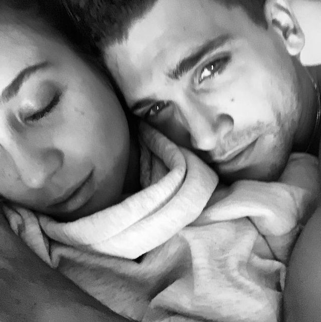 Зірки Паперового будинку розірвали стосунки після бурхливого роману - фото 442791