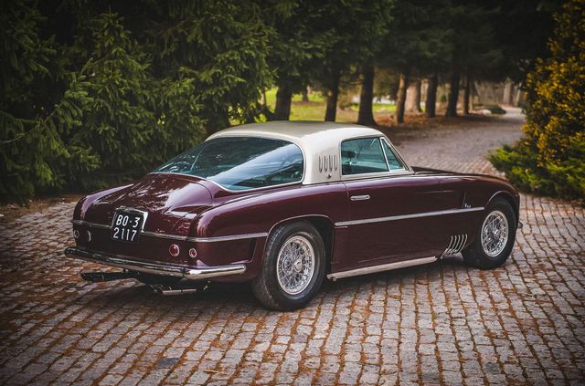 Один з двох Ferrari 375 America пустять з молотка за шалені гроші - фото 442842