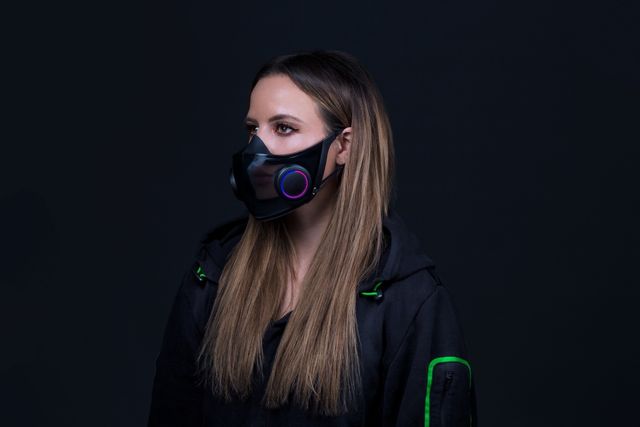 Razer показала захисну маску з RGB-підсвіткою, вбудованим мікрофоном і динаміком - фото 442991