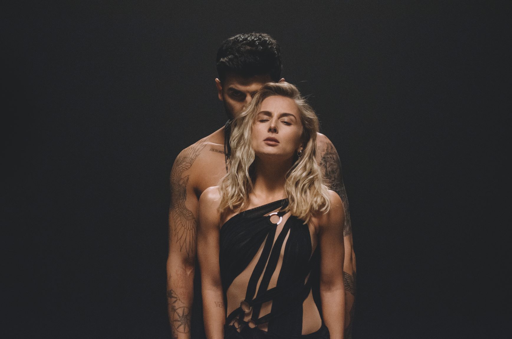 Дивіться новий кліп гурту Беz Обмежень – Поклянись Поцілуй Обійми - фото 1