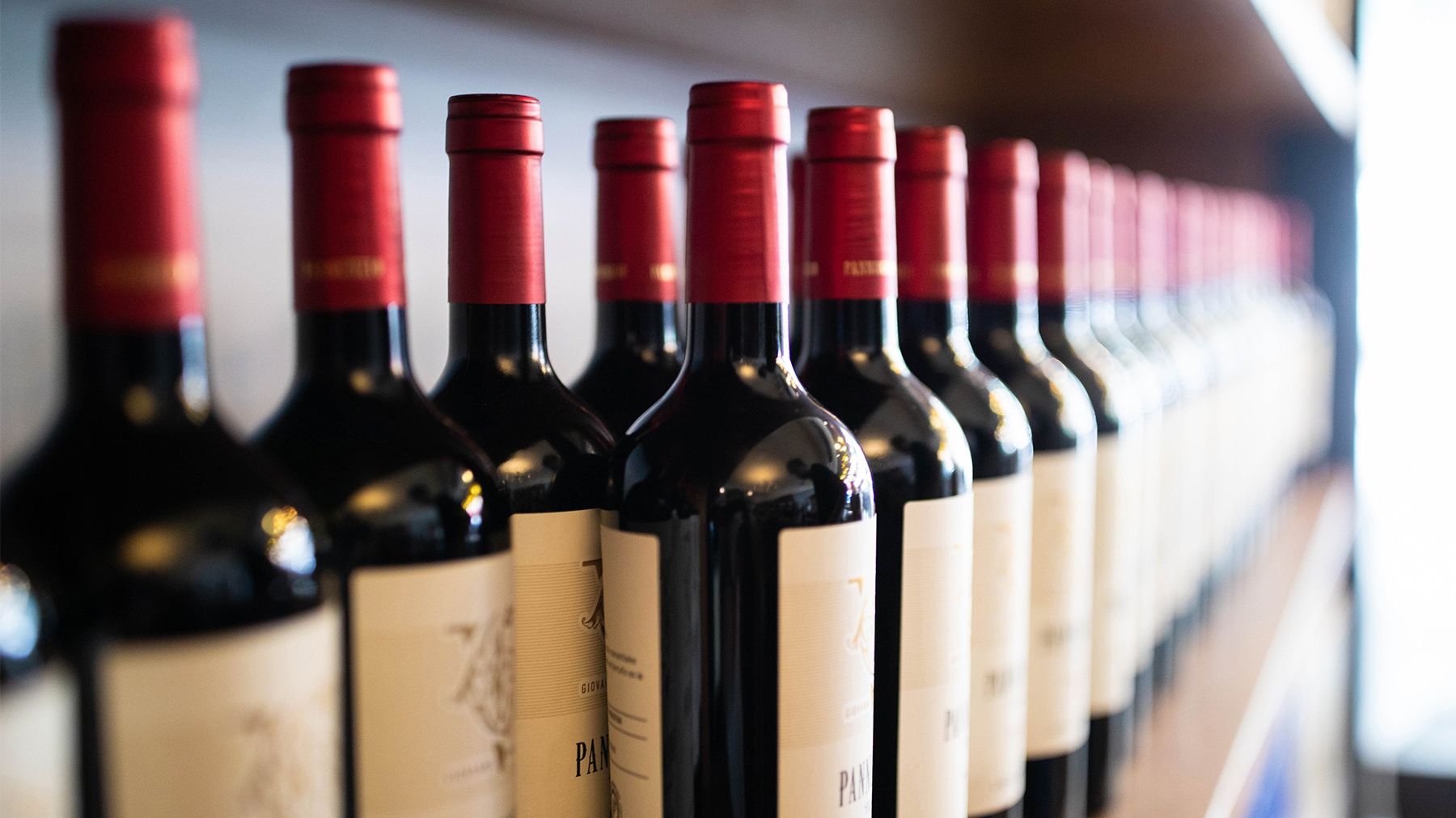 На Землю з космосу прилетіли пляшки з вином: фото - фото 1