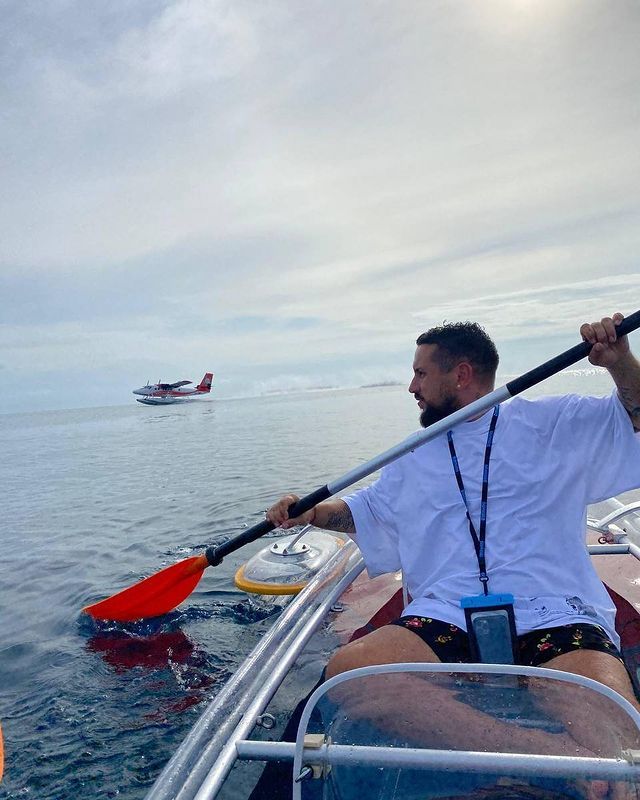 Справжня магія: MONATIK показав приголомшливе фото з відпочинку на Мальдівах - фото 443519