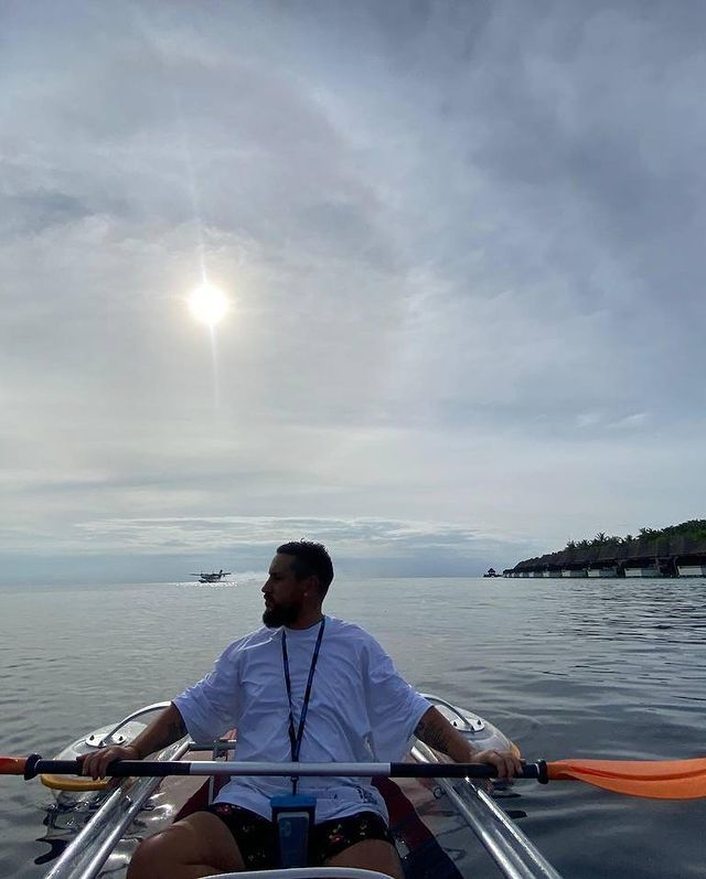 Справжня магія: MONATIK показав приголомшливе фото з відпочинку на Мальдівах - фото 443521