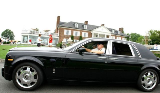 Авто Дональда Трампа пустять з молотка за шаленою ціною - фото 443535