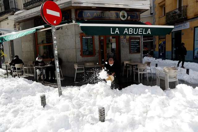 В Іспанії підрахували збитки через аномальний снігопад: фото - фото 443677