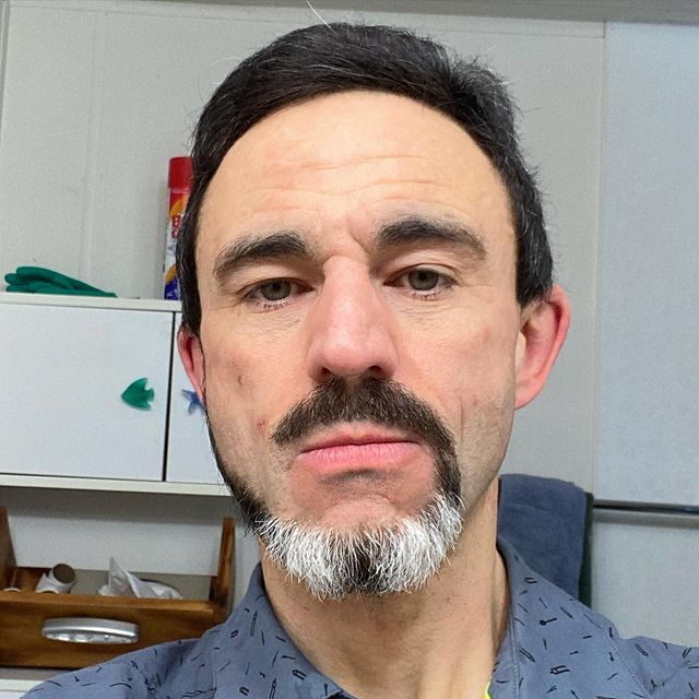 Борода у формі хвоста мавпи стала новим модним трендом: фото - фото 443767