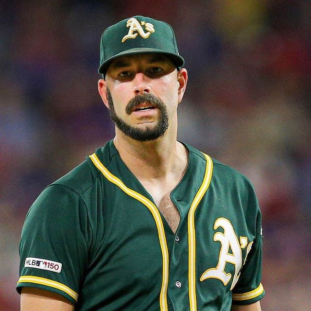 Борода у формі хвоста мавпи стала новим модним трендом: фото - фото 443771