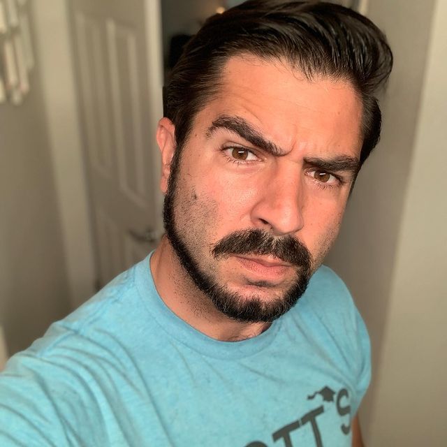 Борода у формі хвоста мавпи стала новим модним трендом: фото - фото 443773