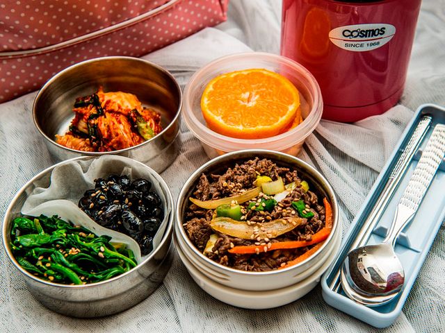 Названі найкращі продукти для вечірнього перекусу - фото 443793