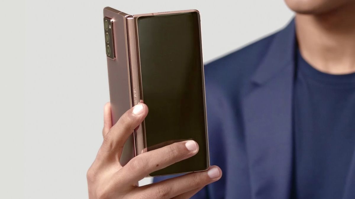 Samsung Galaxy Z Fold2 пройшов тест водою та кригою - фото 1