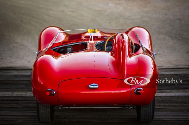 Рідкісний 66-річний Jaguar D-Type пустять з молотка: у скільки оцінили легендарне авто - фото 443897