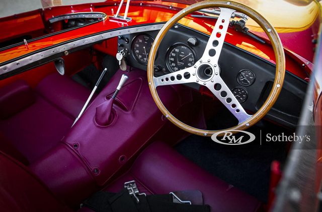 Рідкісний 66-річний Jaguar D-Type пустять з молотка: у скільки оцінили легендарне авто - фото 443900