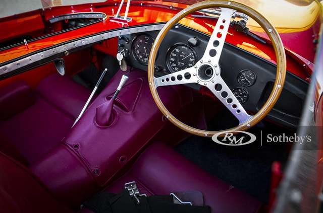 Рідкісний 66-річний Jaguar D-Type пустять з молотка: у скільки оцінили легендарне авто - фото 443900