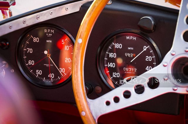 Рідкісний 66-річний Jaguar D-Type пустять з молотка: у скільки оцінили легендарне авто - фото 443903