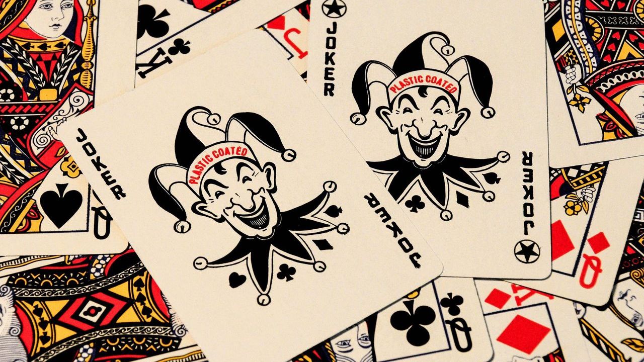 У Європі з'явилися гендерно-нейтральні гральні карти: як вони виглядають