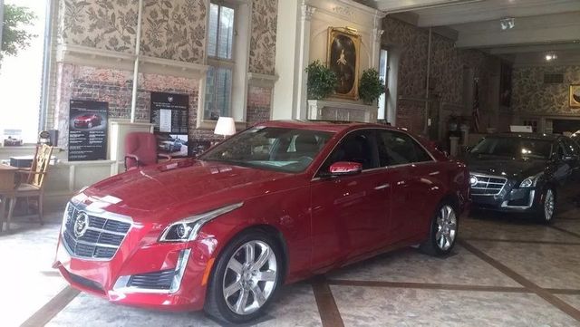 Як виглядає найкрутіший автосалон Cadillac з розкішним інтер'єром - фото 444082