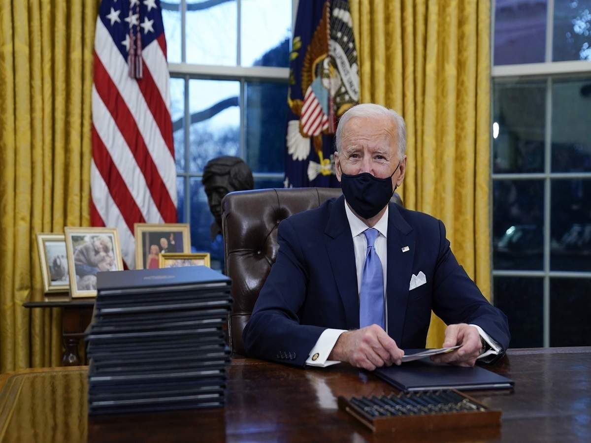 Джо Байден показав, що вже встиг змінити у своєму кабінеті в Білому домі