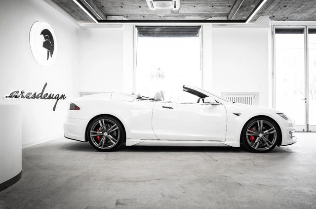 Tesla Model S перетворили на розкішний кабріолет - фото 444187