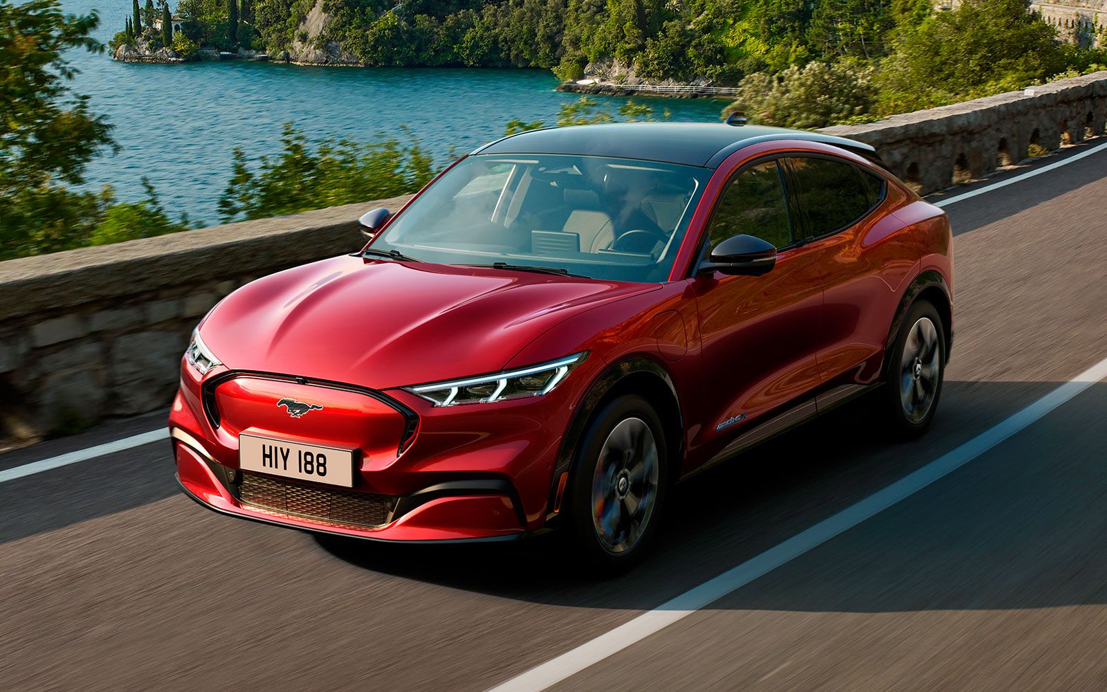 Поставки Mustang Mach-E затримуються - фото 1