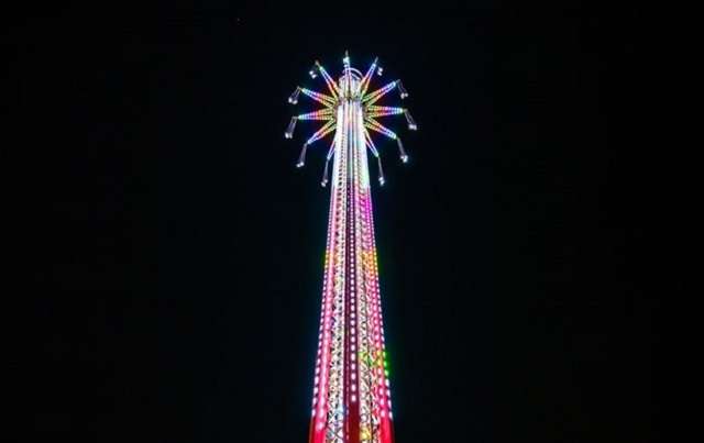 У Дубаї запрацювала найвища в світі карусель: фото - фото 444576