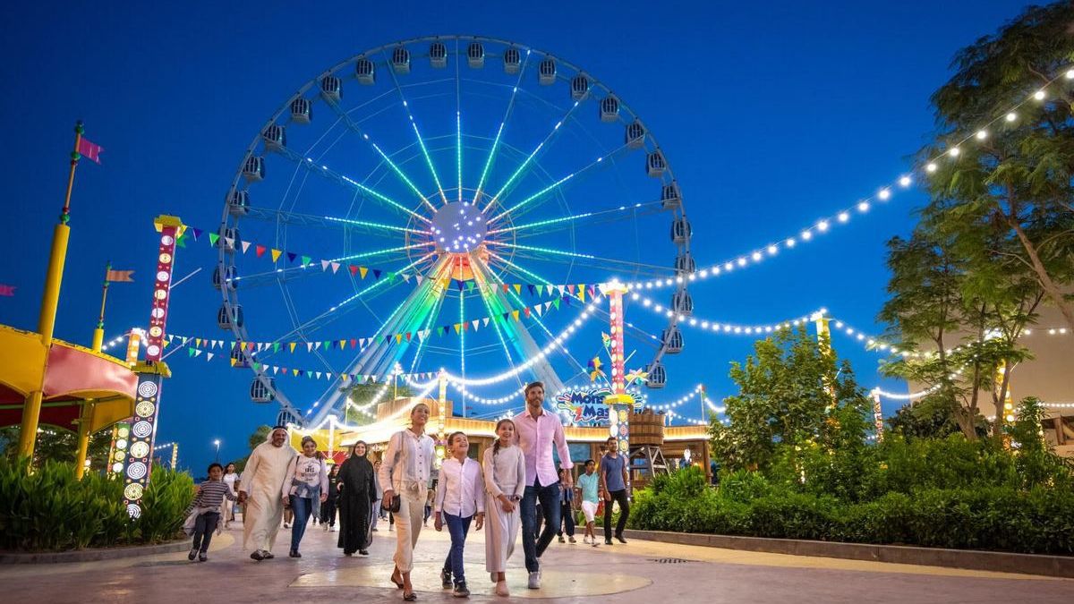 У Дубаї запрацювала найвища в світі карусель: фото